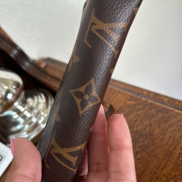 Authentic Monogram Toiletry Pouch on chain insert. Microchipped! Toiletry 15 - Picture 11 of 17